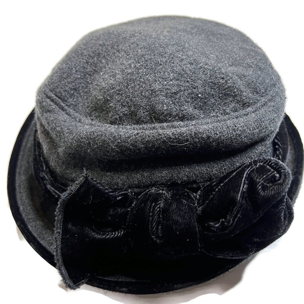 Womens Cloche Hat Black Fitted Lined Head Band Bow OS